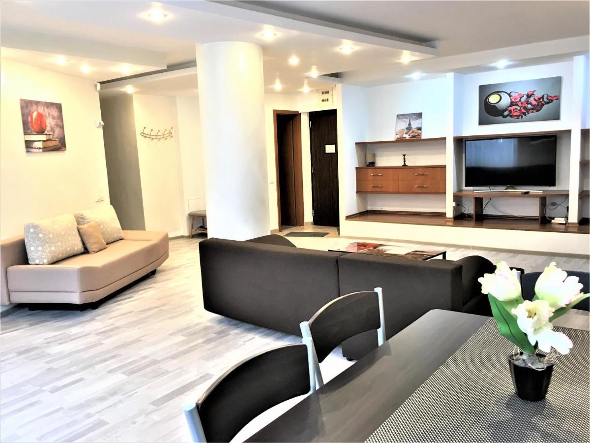 Large Apartment In Ultra-Central Location Брашов Экстерьер фото